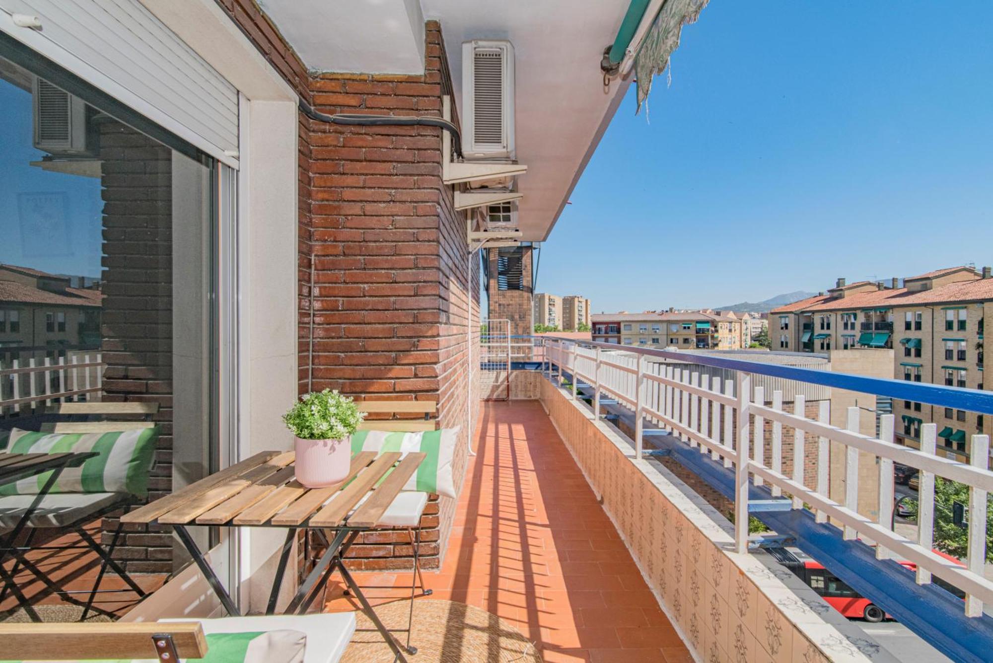 Delfin Retreat Con Terraza Junto A Parada De Metro Granada Exterior foto