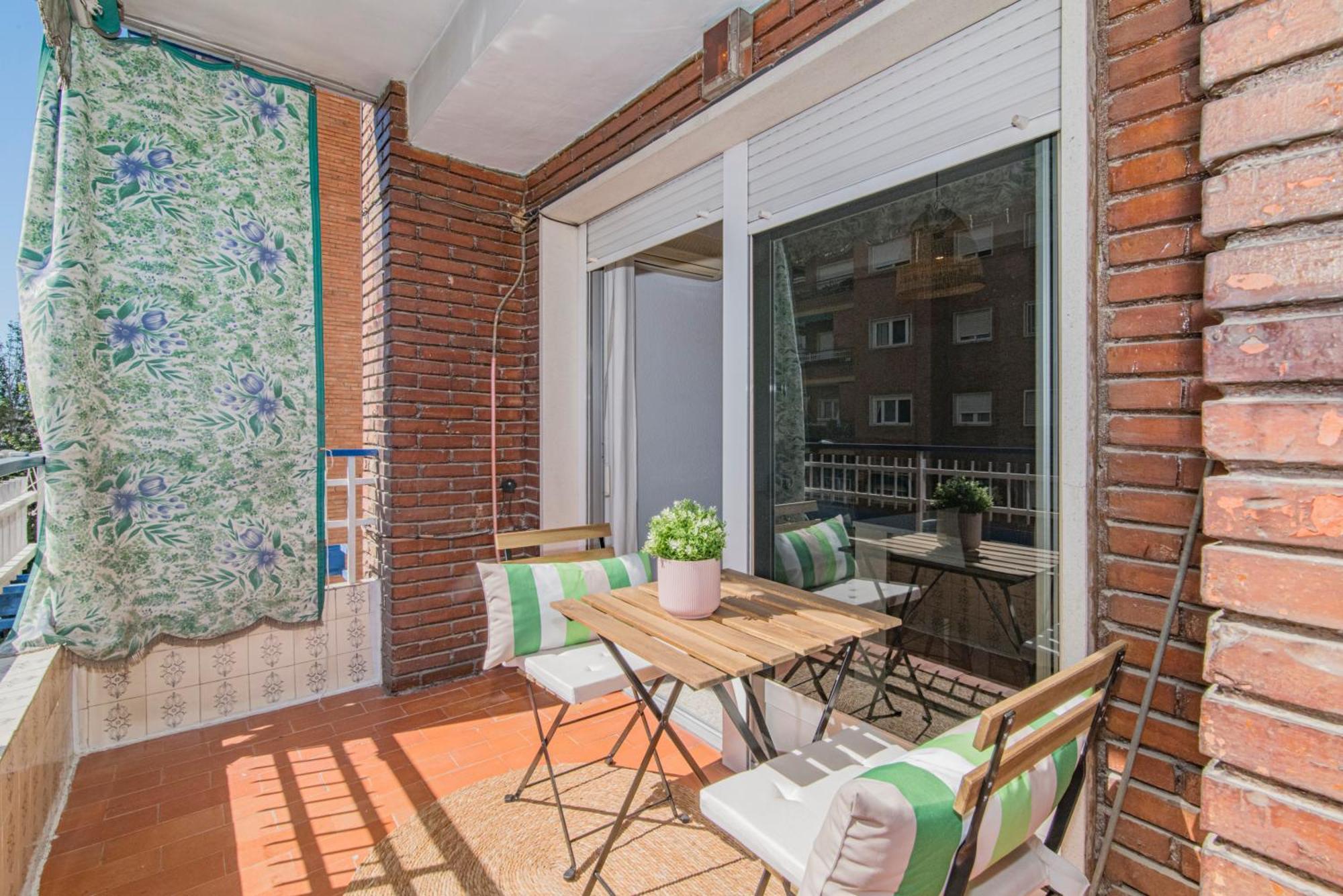 Delfin Retreat Con Terraza Junto A Parada De Metro Granada Exterior foto